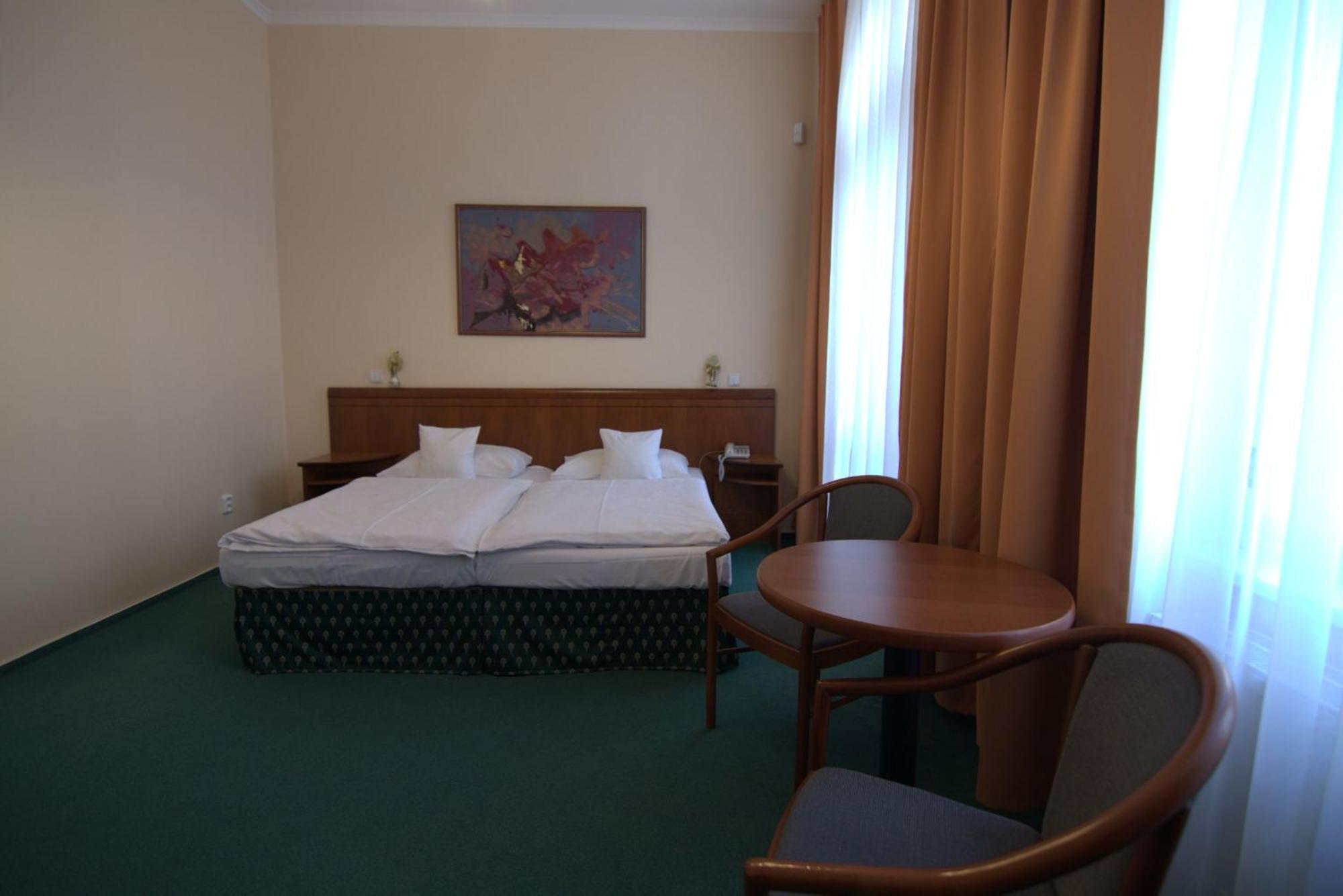 Hotel Westend 마리안스케 라즈네 외부 사진